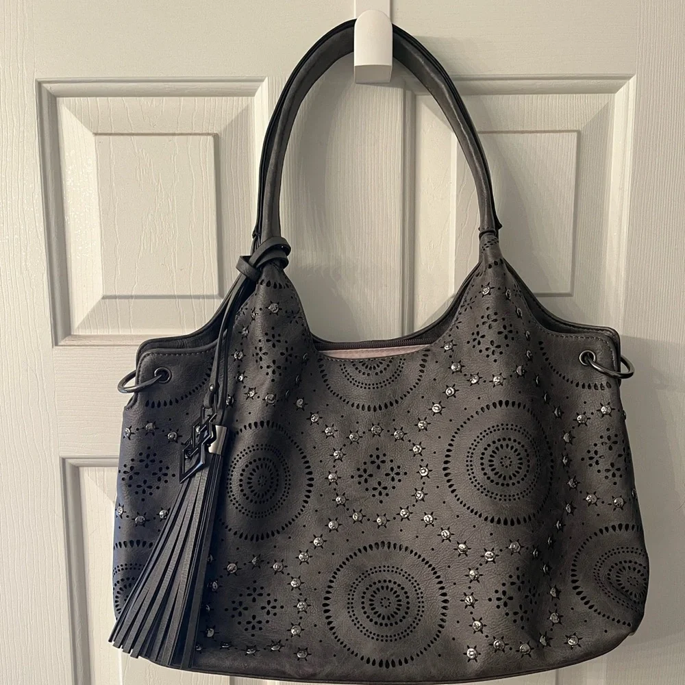 🙌Exquisite Grey Vegan Leather Purse “New without Tags” - Picture 1 of 9